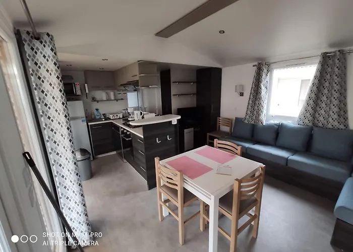 Mobilehome 8 Personnes Avec Clim Situe Aux Sables Du Midi