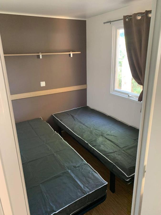 Mobilehome 8 Personnes Avec Clim Situe Aux Sables Du Midi 4*